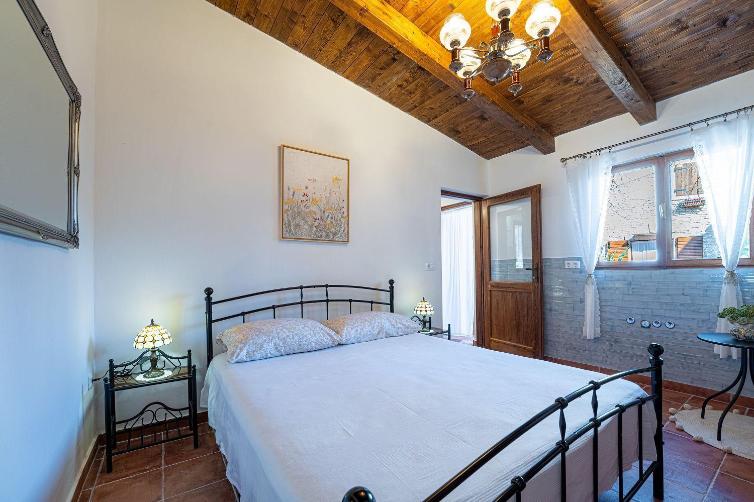 Traditionelle Steinfinca Mit Spielbereich, Babybett, Waschmaschine, Liegen Barban Exterior photo