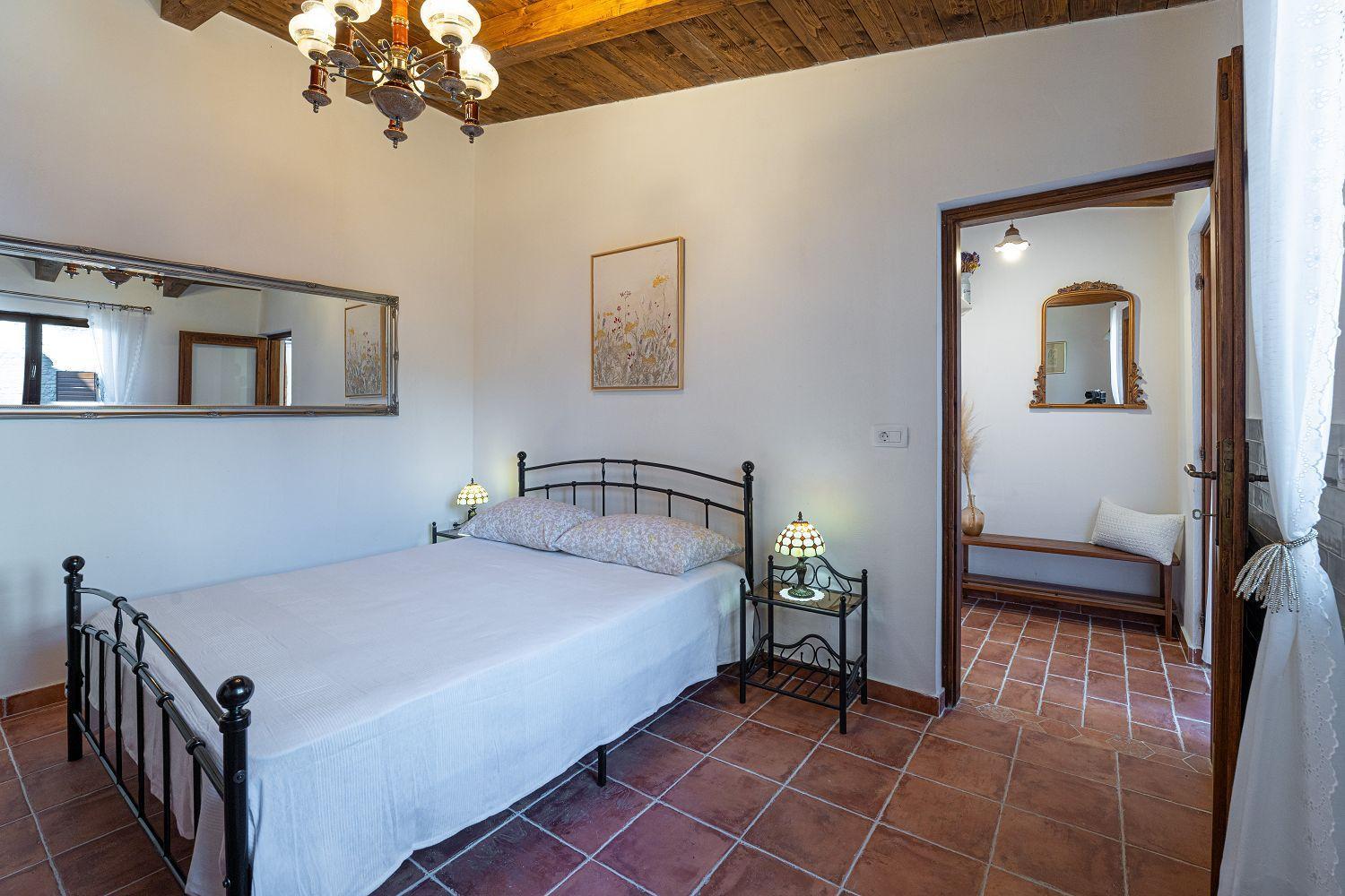 Traditionelle Steinfinca Mit Spielbereich, Babybett, Waschmaschine, Liegen Barban Exterior photo