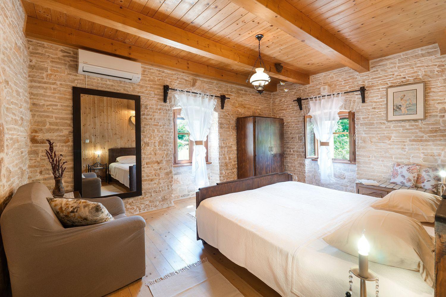 Traditionelle Steinfinca Mit Spielbereich, Babybett, Waschmaschine, Liegen Barban Exterior photo