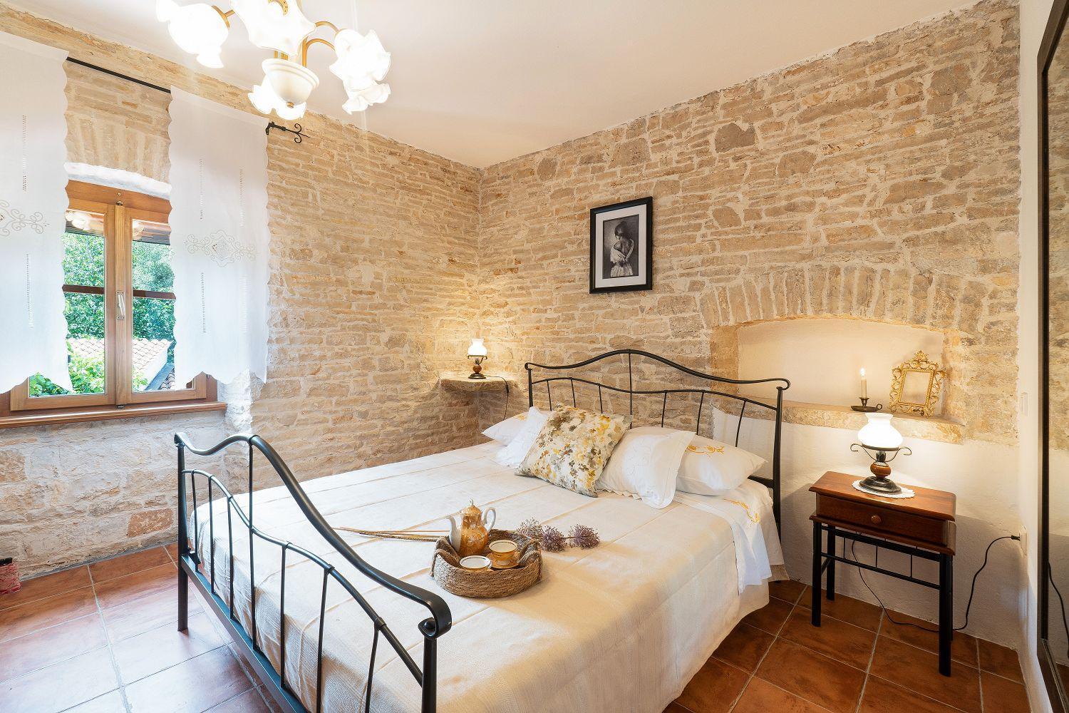 Traditionelle Steinfinca Mit Spielbereich, Babybett, Waschmaschine, Liegen Barban Exterior photo