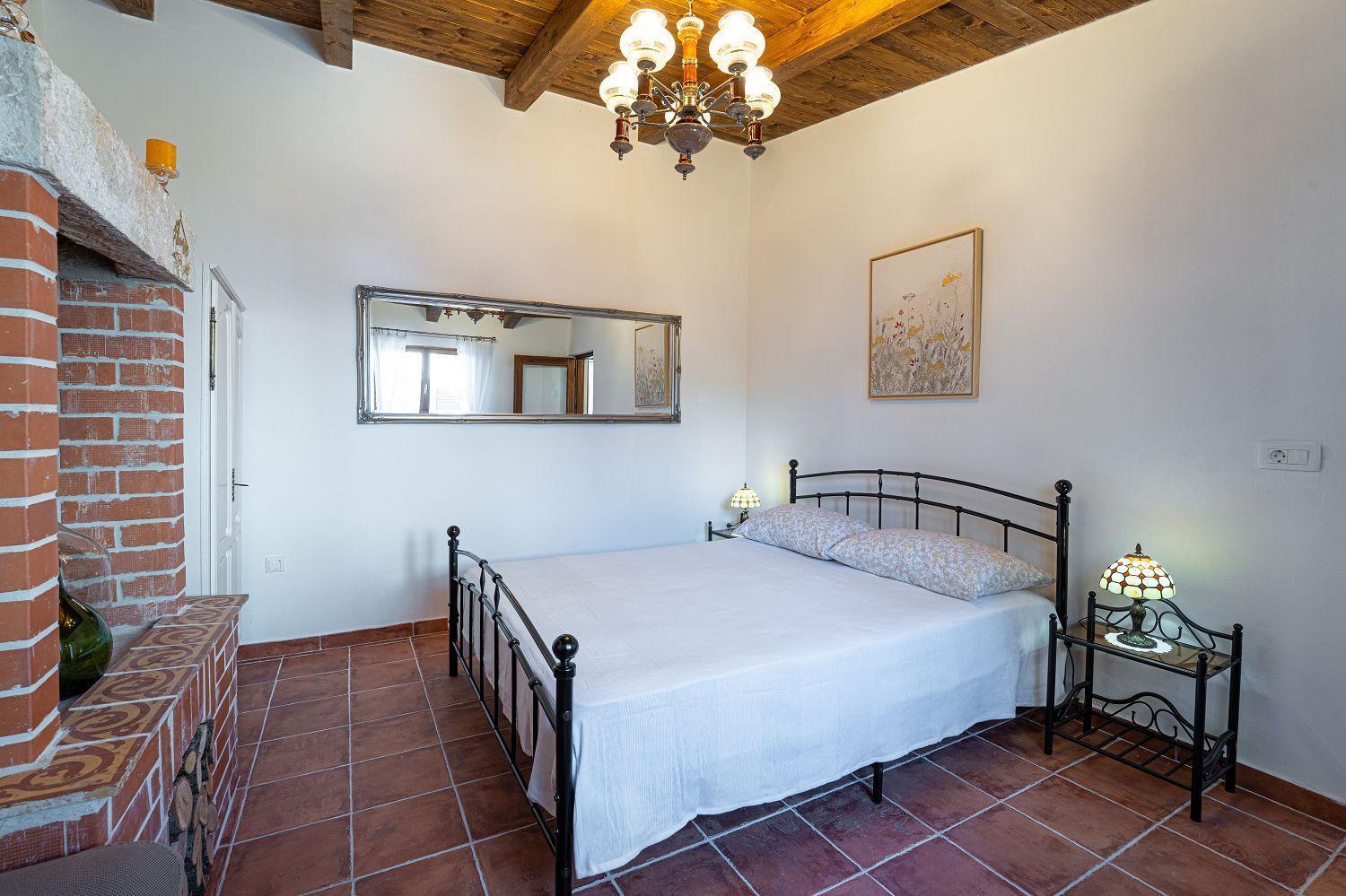 Traditionelle Steinfinca Mit Spielbereich, Babybett, Waschmaschine, Liegen Barban Exterior photo