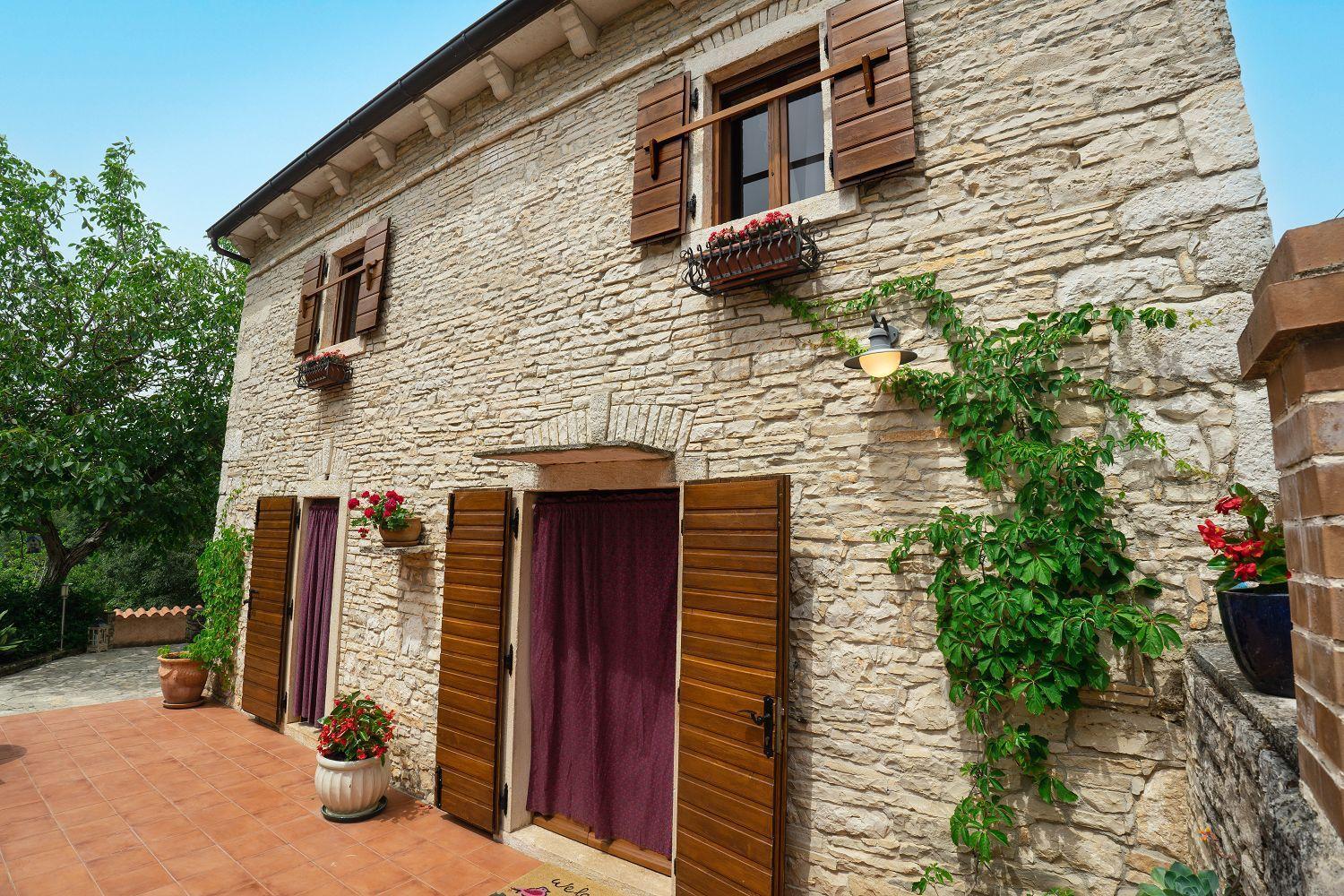 Traditionelle Steinfinca Mit Spielbereich, Babybett, Waschmaschine, Liegen Barban Exterior photo